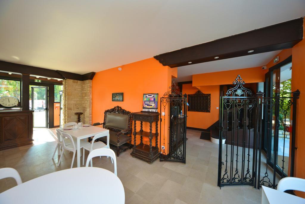Logis - Hotel Restaurant La Mire Виерзон Екстериор снимка