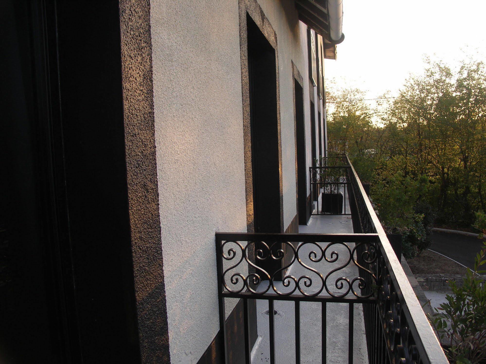 Logis - Hotel Restaurant La Mire Виерзон Екстериор снимка